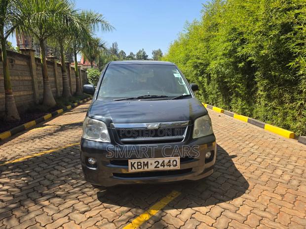 Toyota Noah 2005 Gray