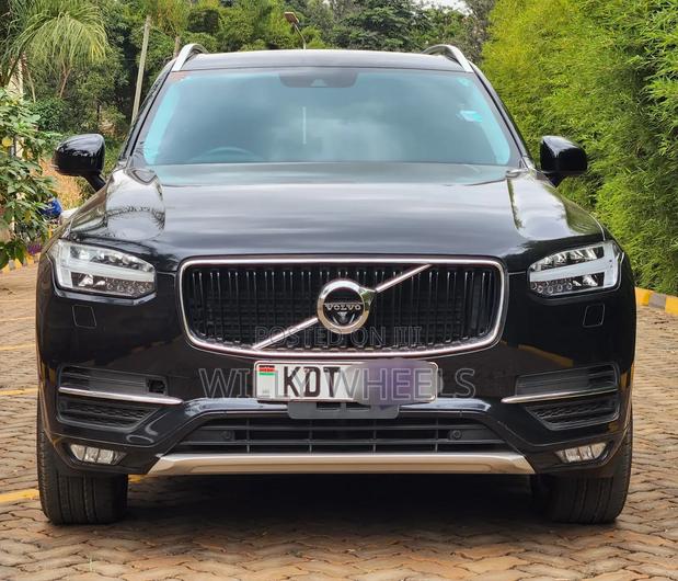 Volvo XC90 T5 Momentum AWD 2018 Black