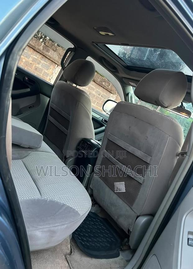 Toyota Hilux Surf 2005 Blue