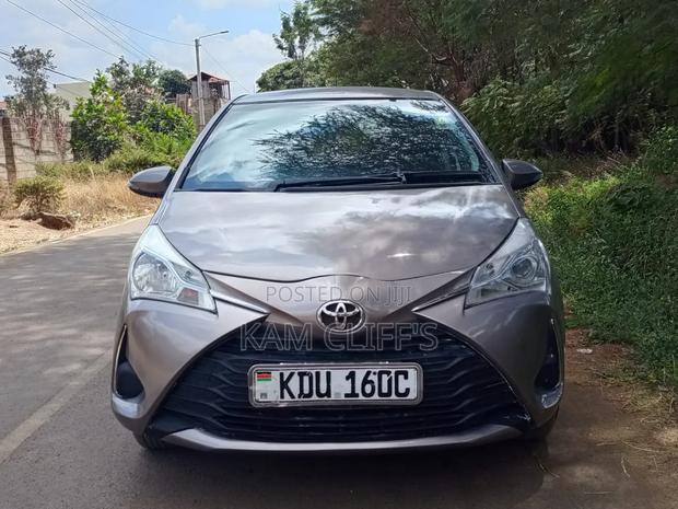 Toyota Vitz 2018 Beige