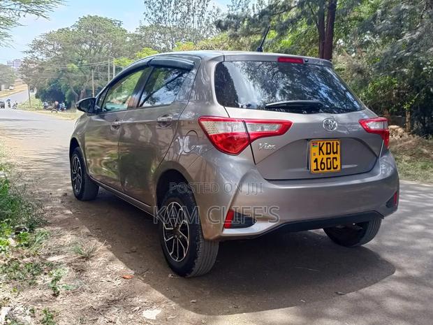 Toyota Vitz 2018 Beige