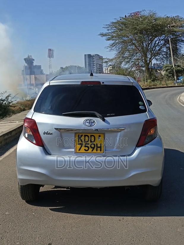Toyota Vitz 2014 Silver
