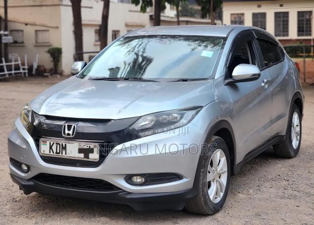 Honda Vezel 2016 Silver