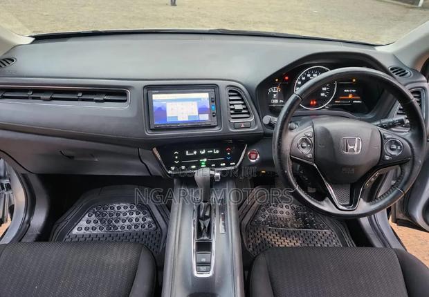 Honda Vezel 2016 Silver