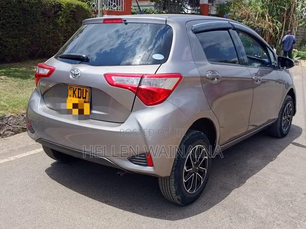 Toyota Vitz 2018 Gray