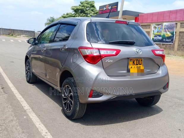 Toyota Vitz 2018 Gray