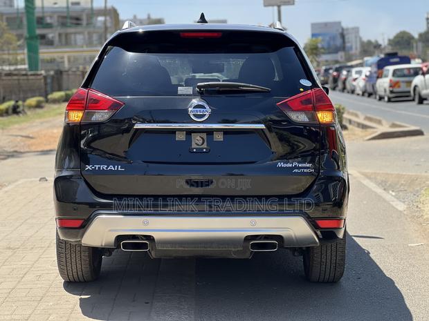 Nissan X-Trail 2.0 Petrol FWD 2018 Black