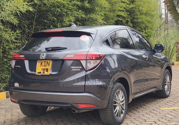 Honda Vezel 1.5 Hybrid 4WD 2016 Black