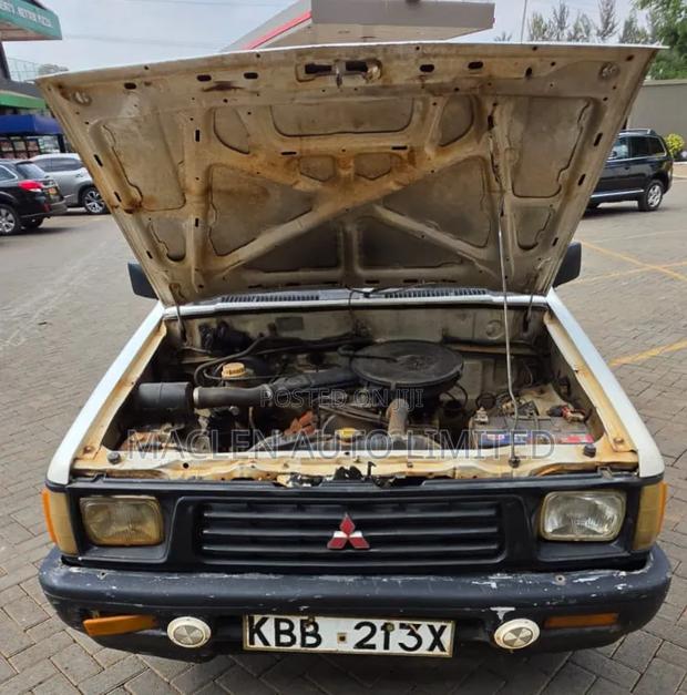 Mitsubishi L200 2008 White