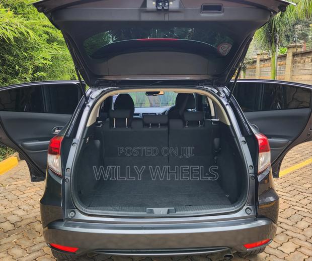 Honda Vezel 1.5 Hybrid 4WD 2016 Black