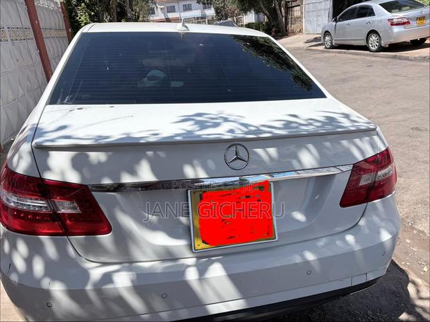 Mercedes-Benz E350 2011 White