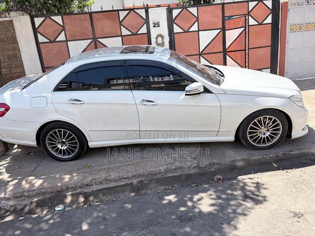 Mercedes-Benz E350 2011 White