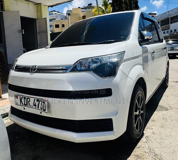 Toyota Spade 1.5 2017 White