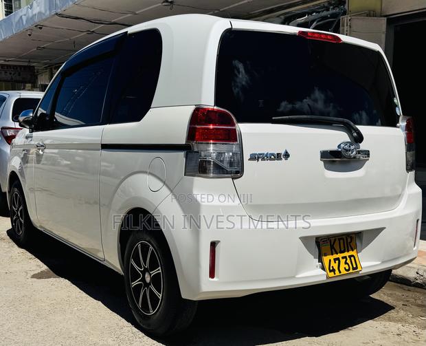 Toyota Spade 1.5 2017 White