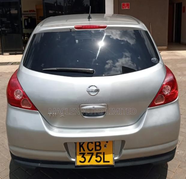Nissan Tiida 2007 Silver
