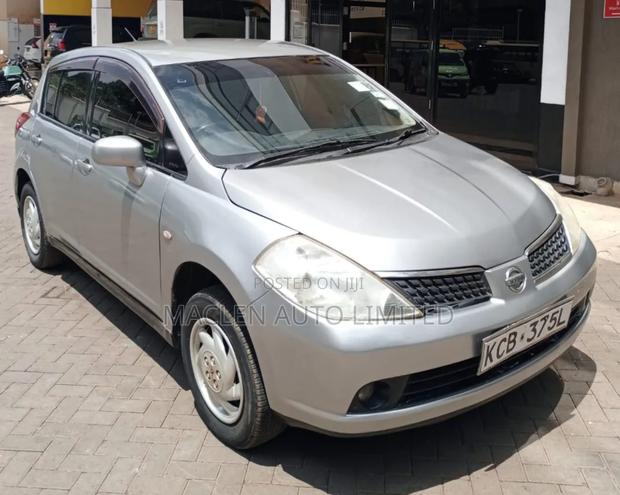 Nissan Tiida 2007 Silver