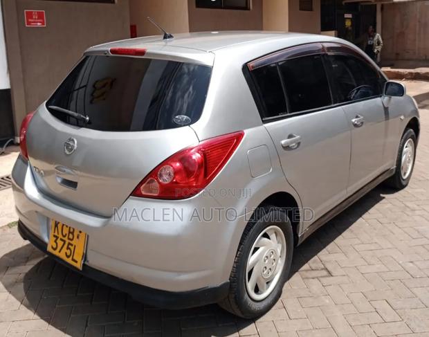 Nissan Tiida 2007 Silver
