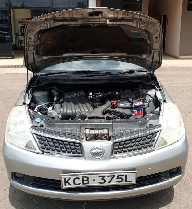 Nissan Tiida 2007 Silver