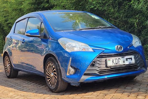 Toyota Vitz 1.0 FWD 5dr 2017 Blue