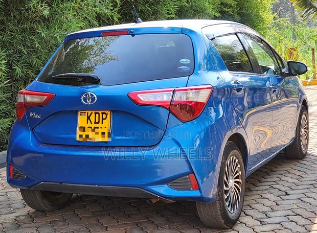 Toyota Vitz 1.0 FWD 5dr 2017 Blue