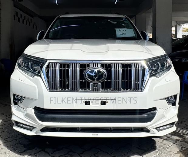 Toyota Land Cruiser Prado 2.8 2021 White