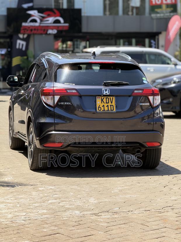 Honda Vezel 1.5 Hybrid 4WD 2018 Gray