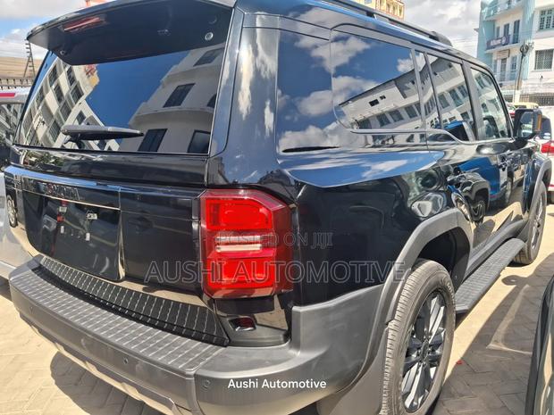 Toyota Land Cruiser 2024 Black