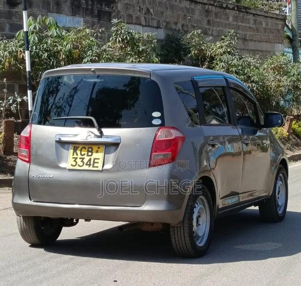 Toyota Ractis 2007 Gray