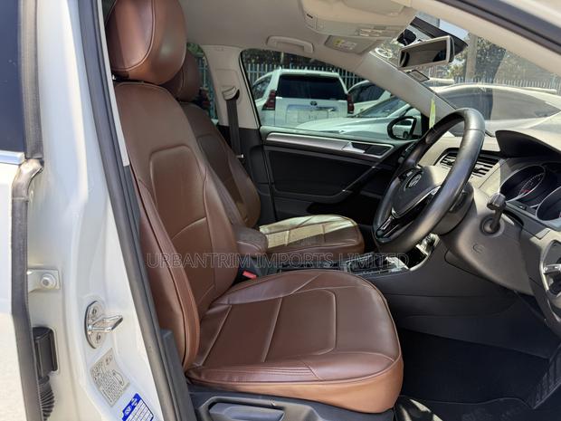 Volkswagen Golf Variant 2016 White