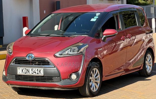 Toyota Sienta 1.5 Hybrid FWD (6-seater) 2017