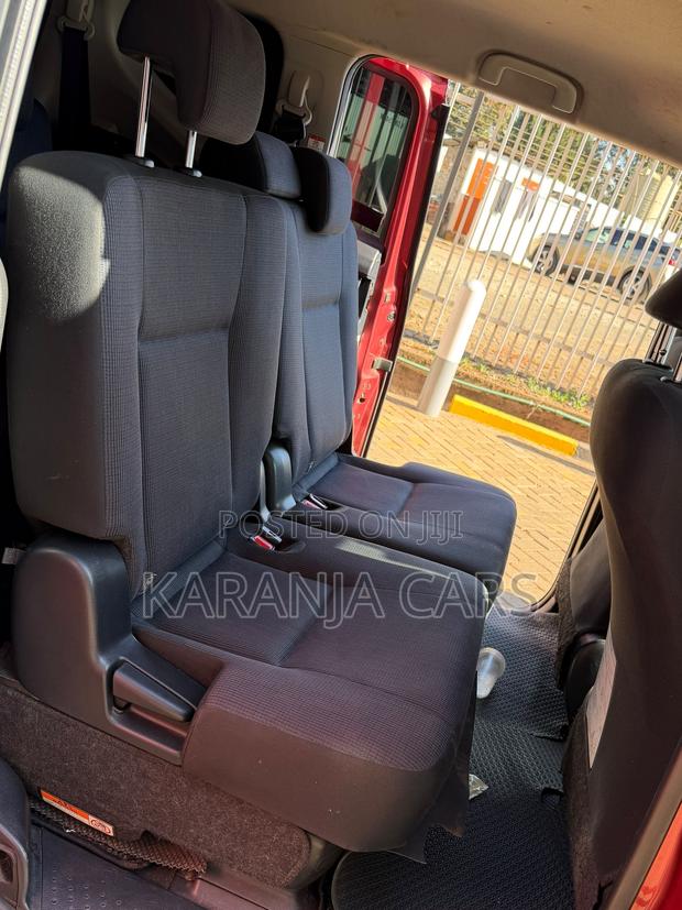 Toyota Sienta 1.5 Hybrid FWD (6-seater) 2017