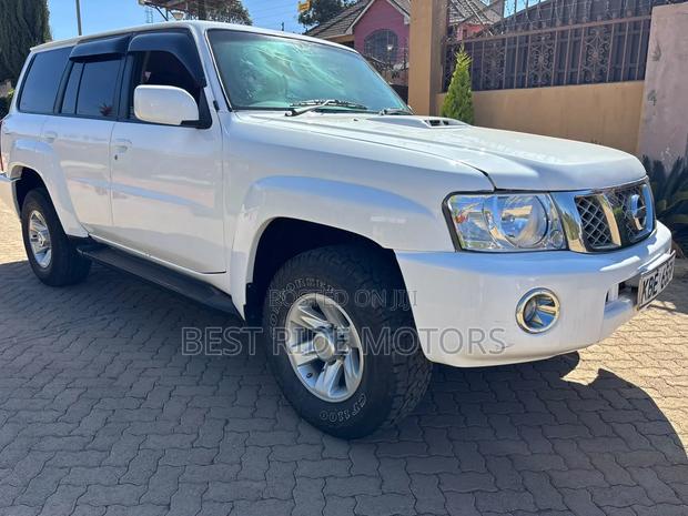 Nissan Patrol 2008 White