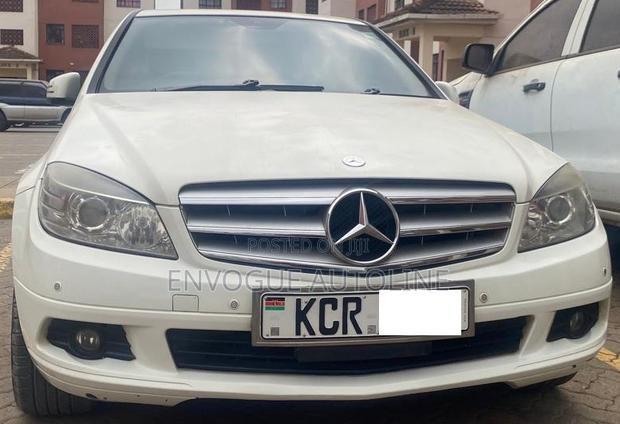 Mercedes-Benz C200 2011 Pearl