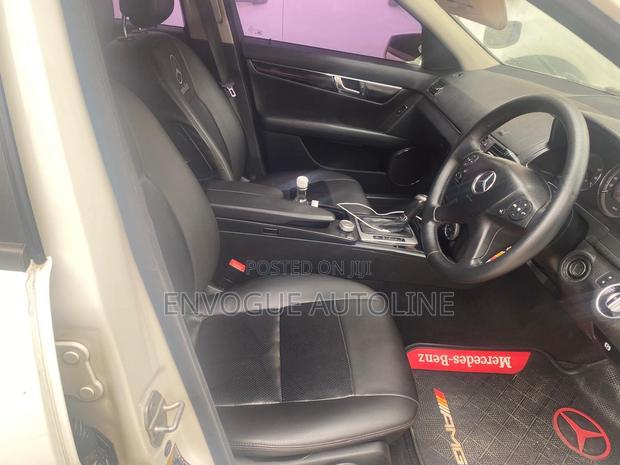 Mercedes-Benz C200 2011 Pearl