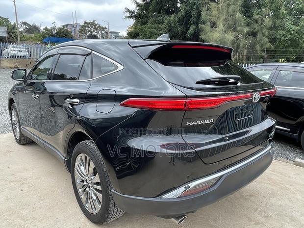 Toyota Harrier 2.0 2020