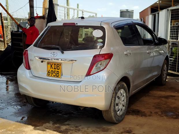 Toyota Vitz 2013 Silver