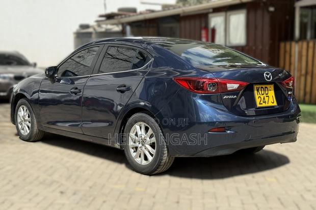 Mazda Axela SV Premium 2014 Blue