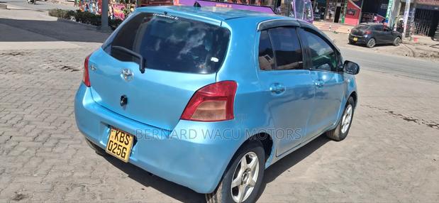 Toyota Vitz 2005 Blue