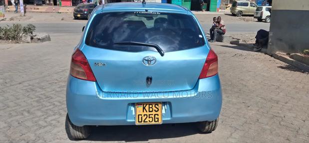 Toyota Vitz 2005 Blue