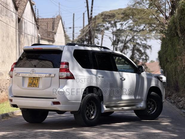 Toyota Land Cruiser Prado 2.7 i 2011 White