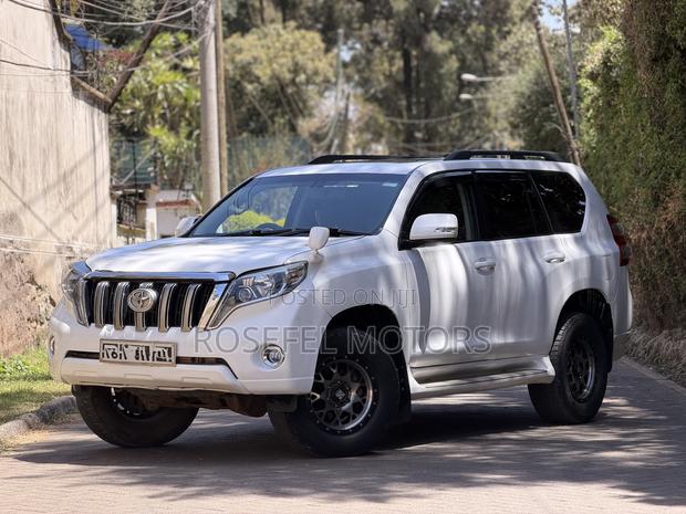 Toyota Land Cruiser Prado 2.7 i 2011 White