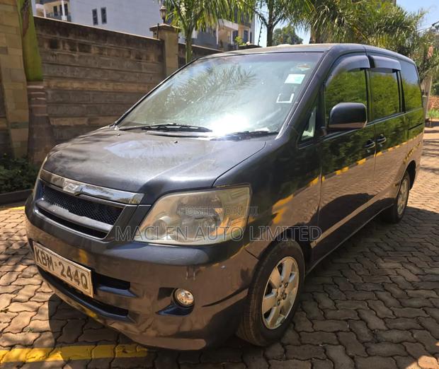 Toyota Noah 2003 Black