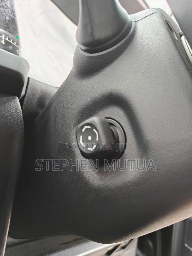 Toyota Land Cruiser LC300 2024