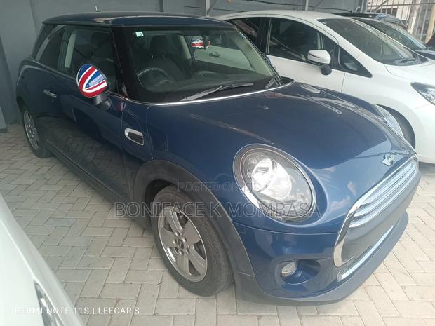 Mini Cooper 2018 Blue