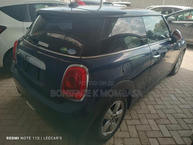Mini Cooper 2018 Blue