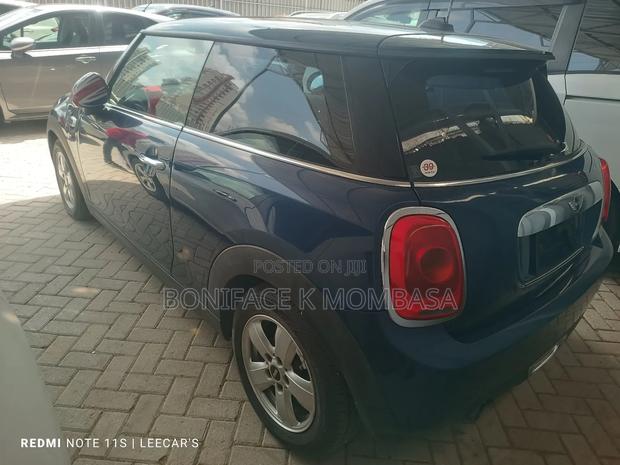 Mini Cooper 2018 Blue