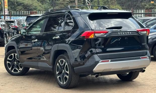 Toyota Avanza 2021 Black