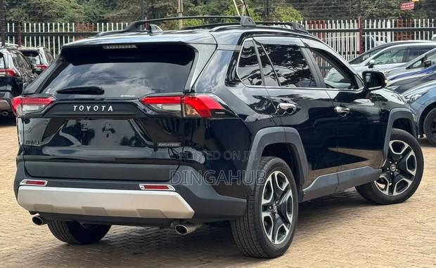 Toyota Avanza 2021 Black