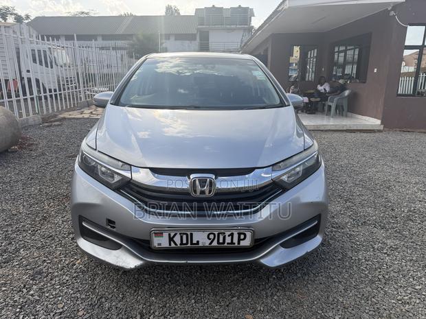 Honda Shuttle 2016 Silver