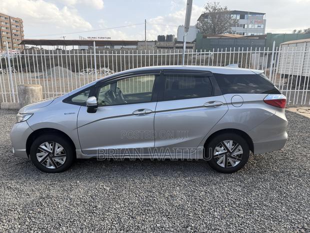 Honda Shuttle 2016 Silver